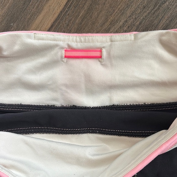Lululemon Black and Pink Crop Leggings - Picture 5 of 5